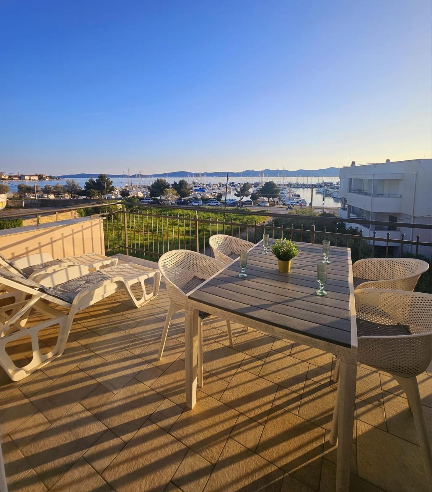 Apartment Lovre Zadar Extérieur photo